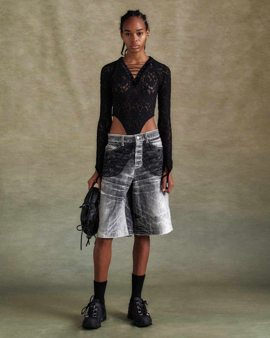 【ANDERSSON BELL】 LACE PANELED WHITE DENIM SHORTS /追跡付 lace-paneled-white-denim-