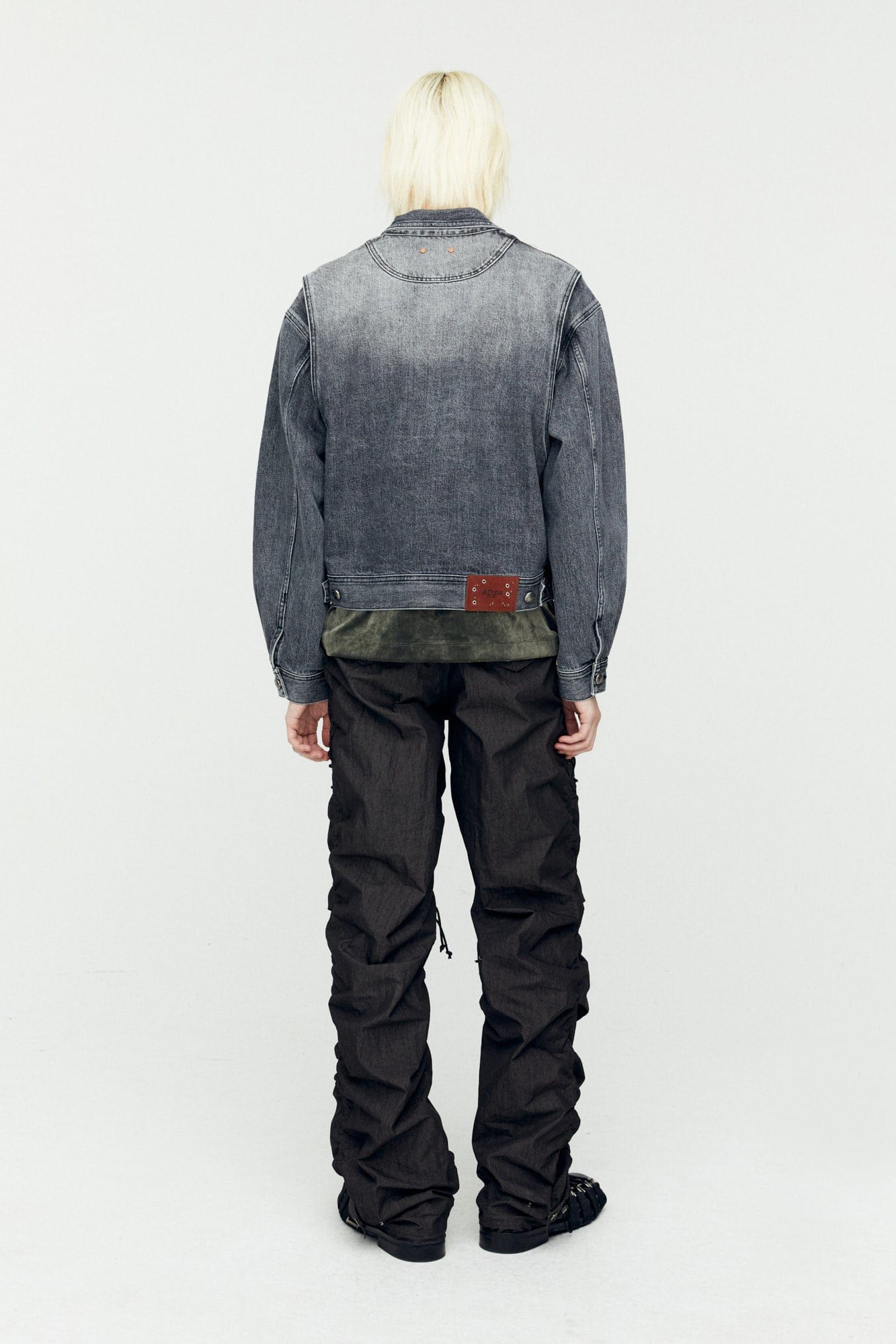 Andersson Bell 캐리오버 재촬영_WAVE DENIM BOMBER JACKET awa570m(WASHED BLACK)