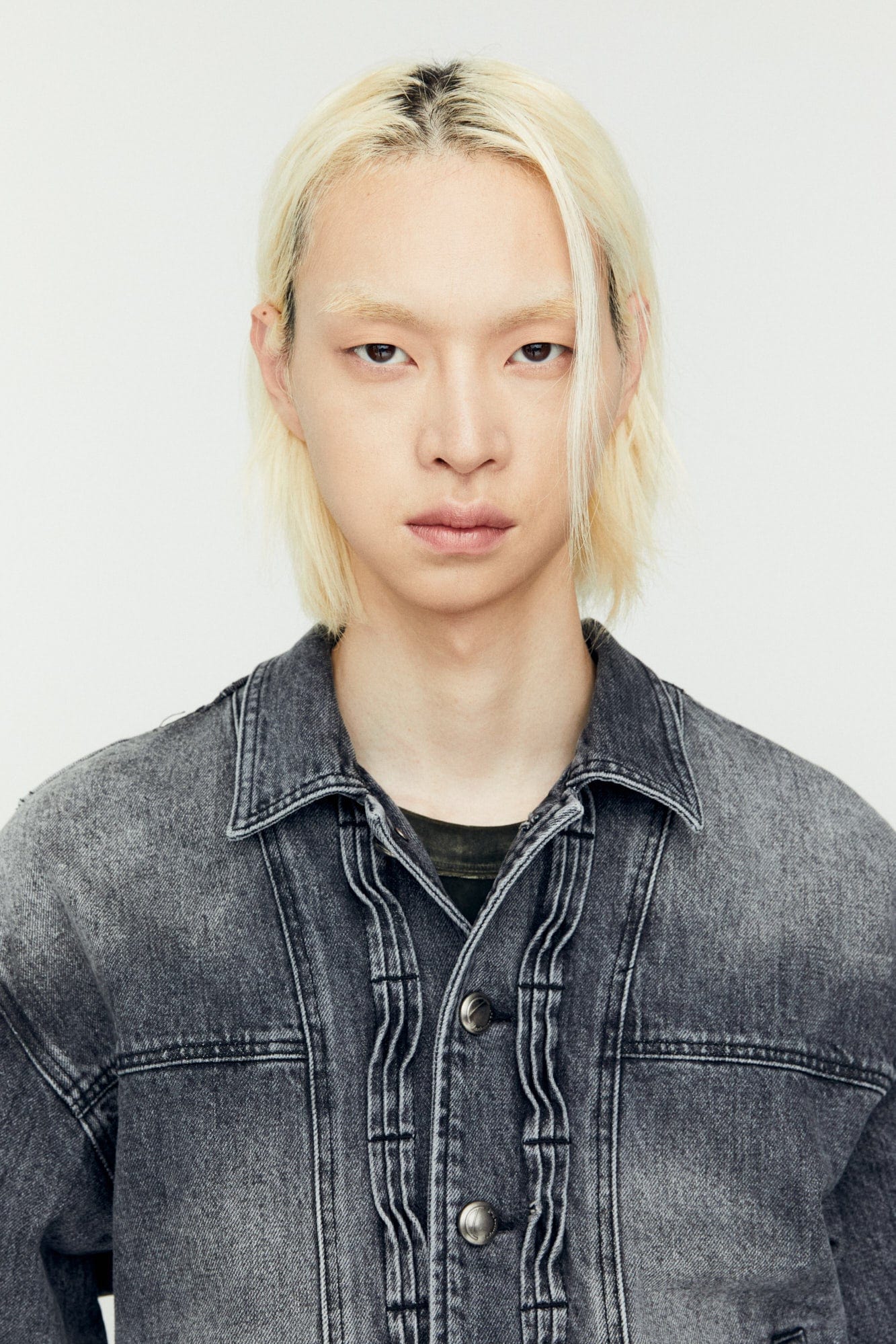 Andersson Bell 캐리오버 재촬영_WAVE DENIM BOMBER JACKET awa570m(WASHED BLACK)