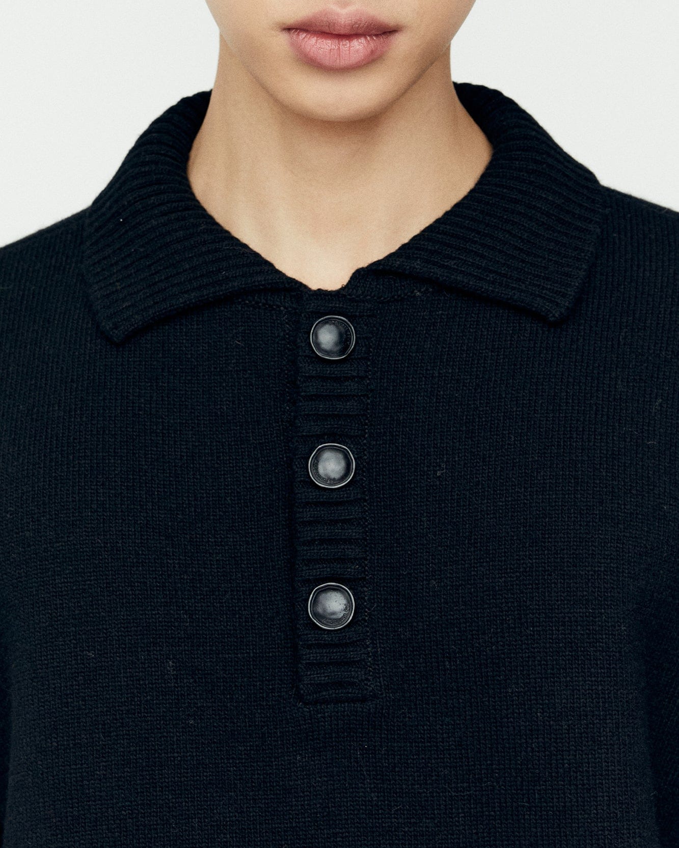 Andersson Bell CUT OUT POLO SWEATER atb1158m(BLACK)