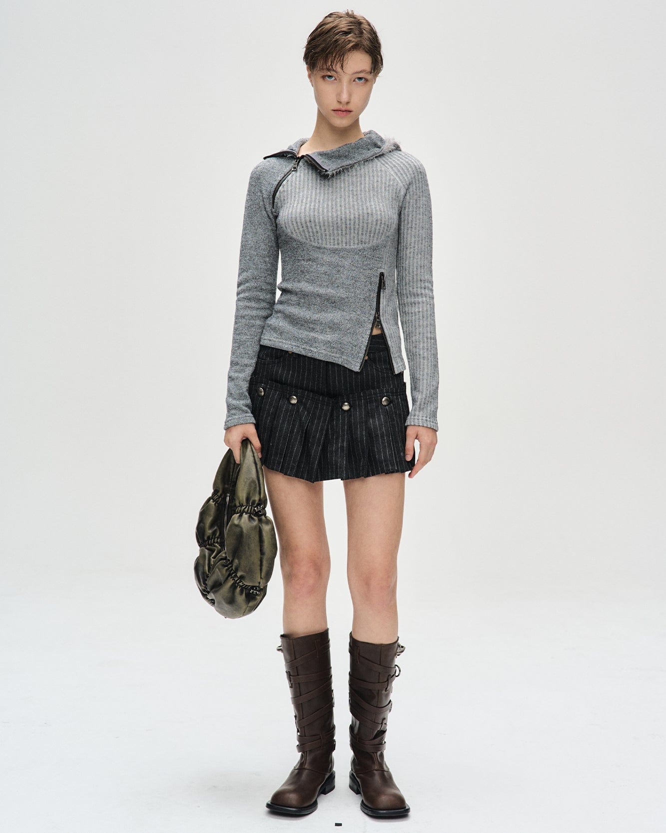 candy❣️ Agatha blouse set up gray Consider us influenced 😌 swipe to see your fave creators wearing