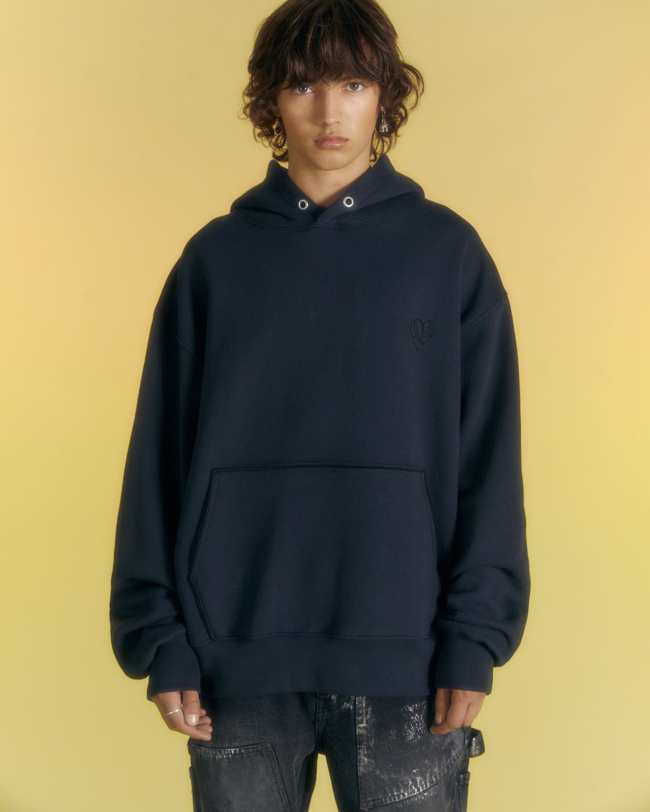 Andersson Bell (ESSENTIAL) UNISEX ADSB HEART HOODIE atb1040u(CHARCOAL)