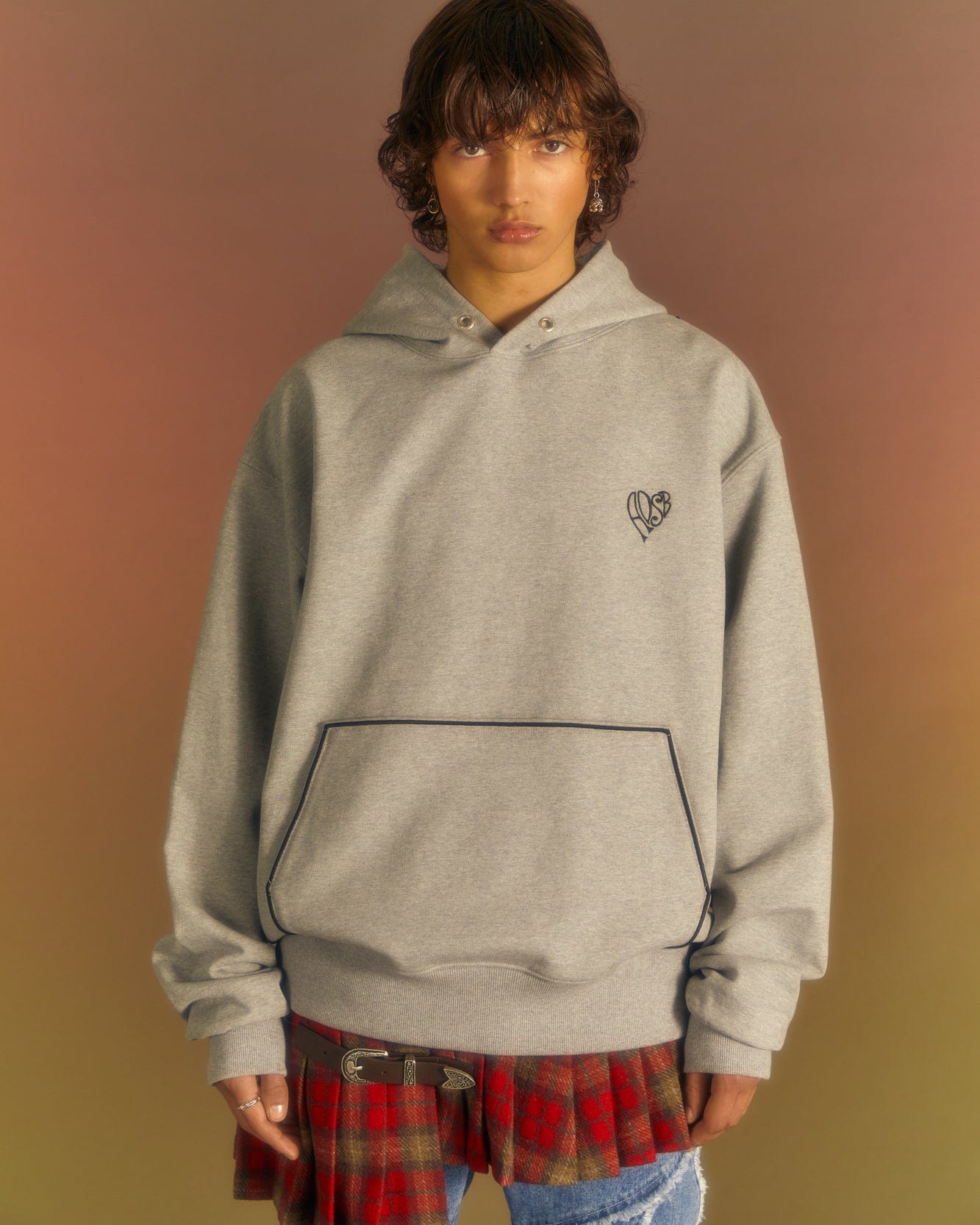 Andersson Bell (ESSENTIAL) UNISEX ADSB HEART HOODIE atb1040u(GREY)