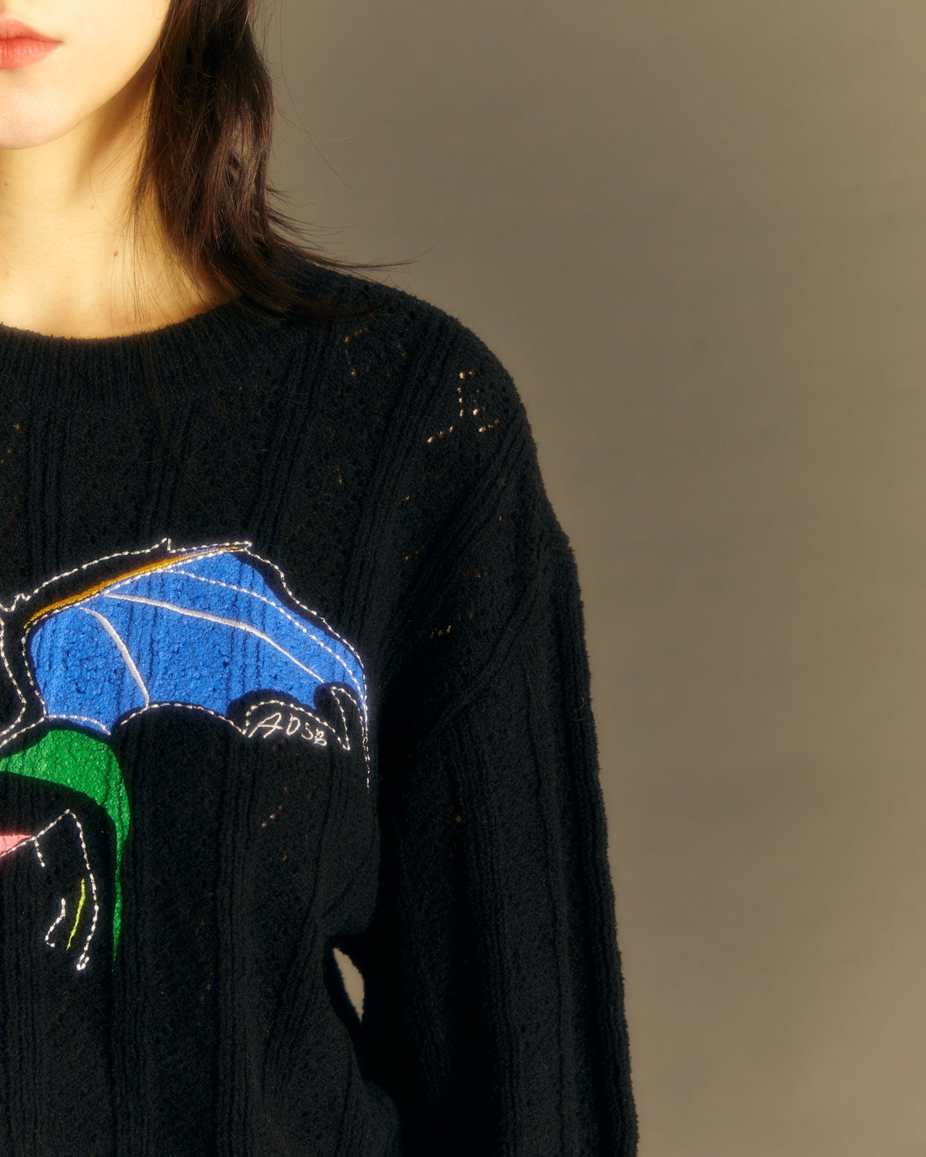 Andersson Bell (ESSENTIAL)UNISEX DRAGON SUMMER CREW-NECK SWEATER atb1041u(BLACK)