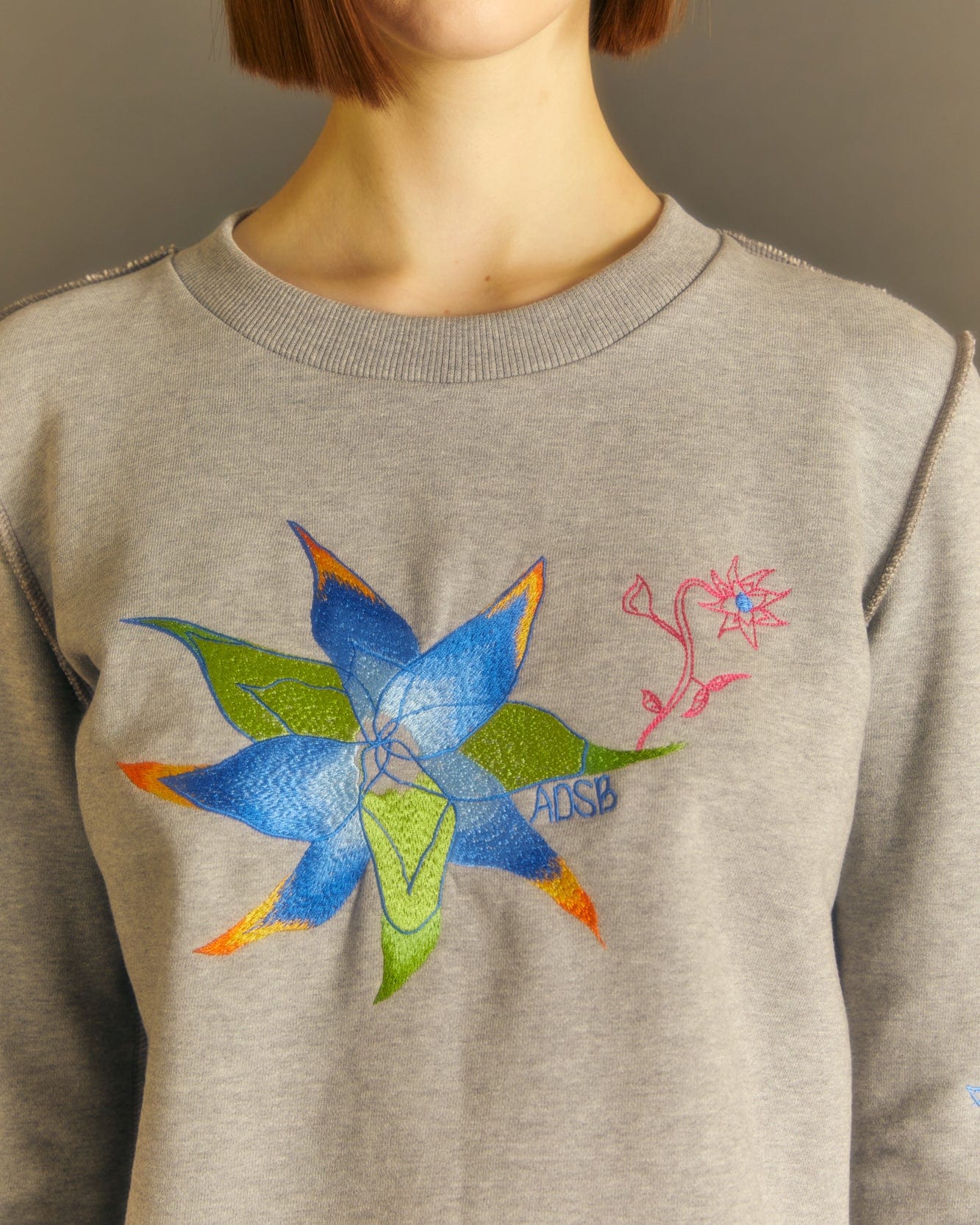 Andersson Bell (ESSENTIAL) (WOMEN) CRAZY FLOWER T-SHIRTS atb1003w(GREY)