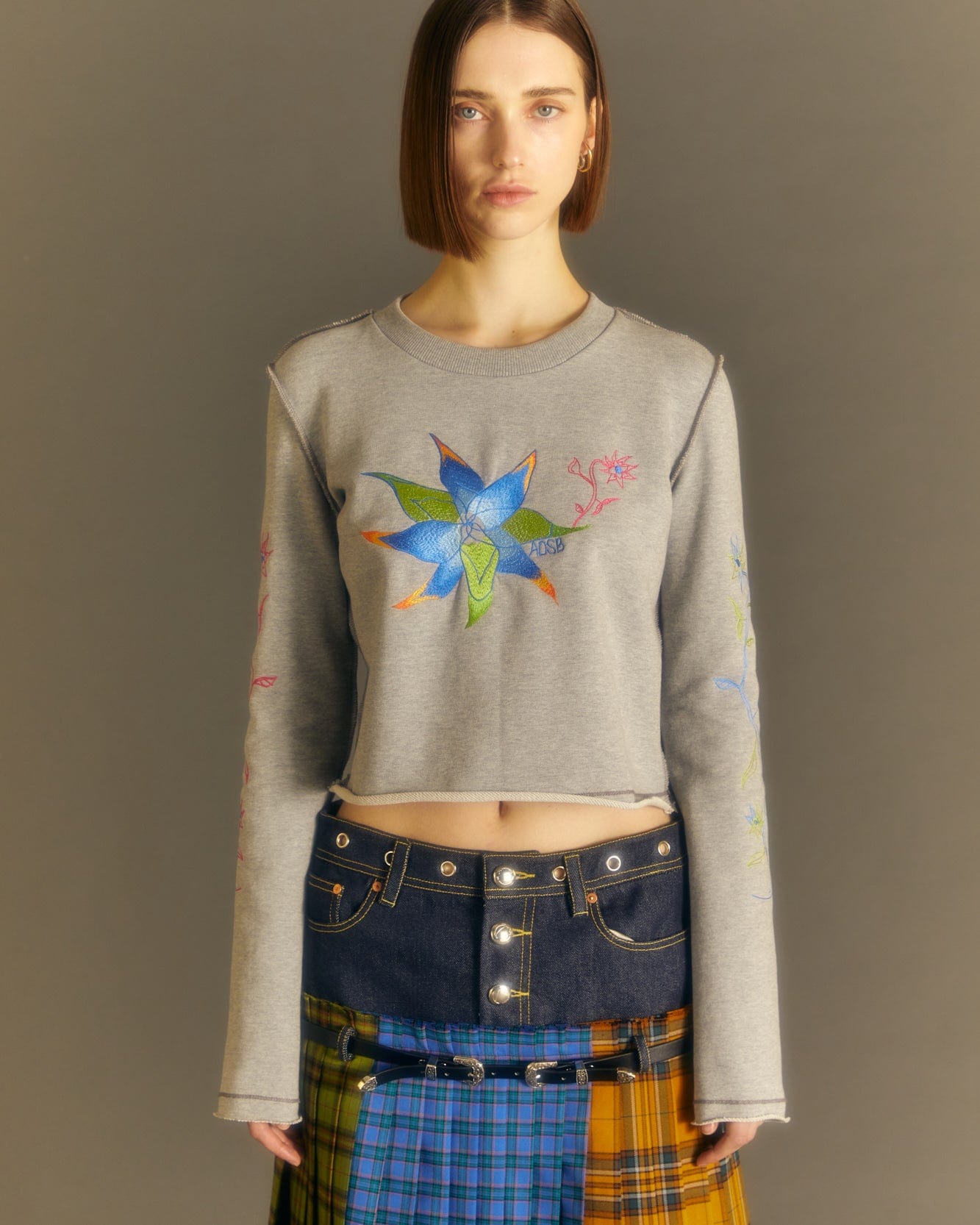 Andersson Bell (ESSENTIAL) (WOMEN) CRAZY FLOWER T-SHIRTS atb1003w(GREY)