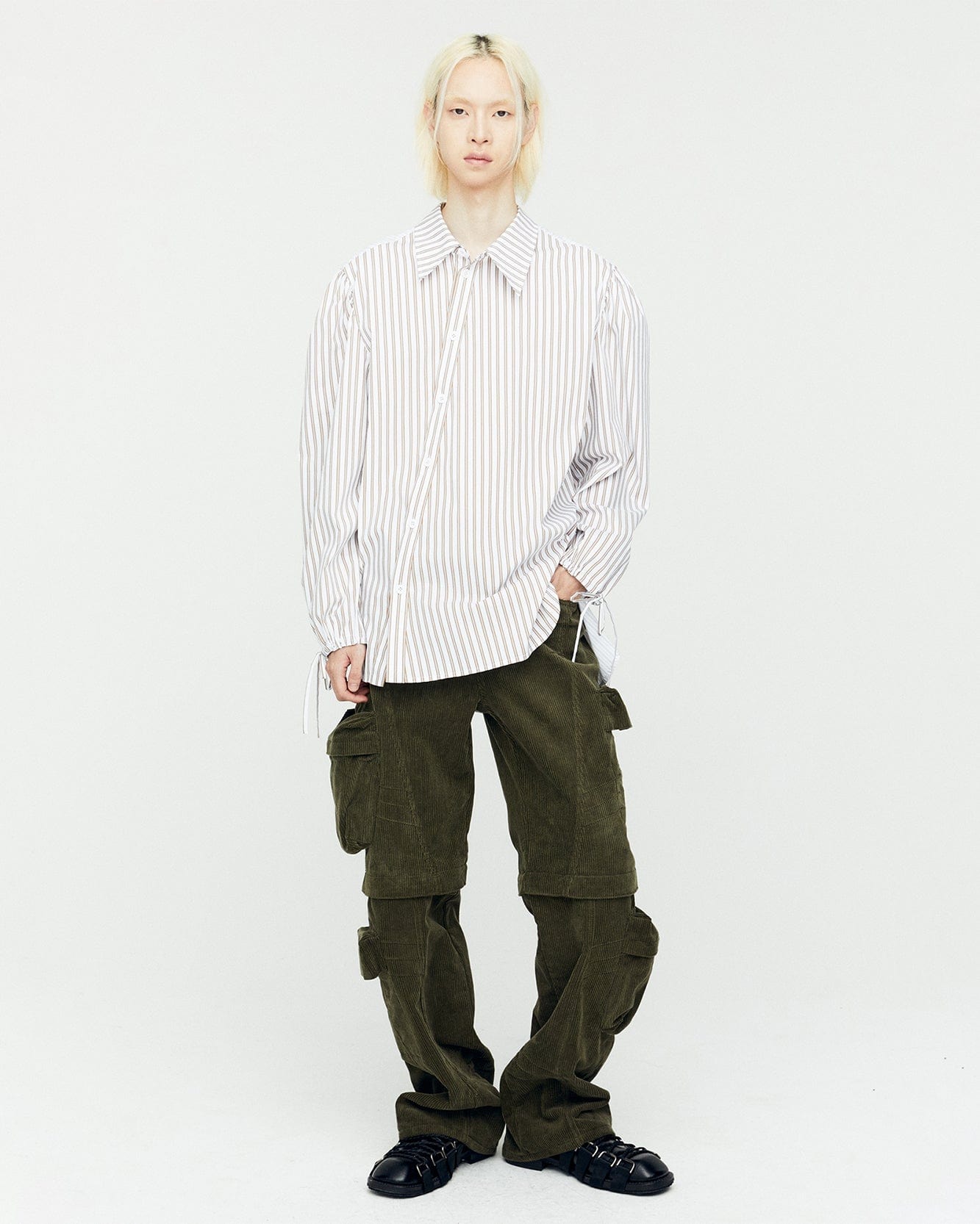 Andersson Bell MILANO CORDUROY CARGO PANTS apa751m(KHAKI)