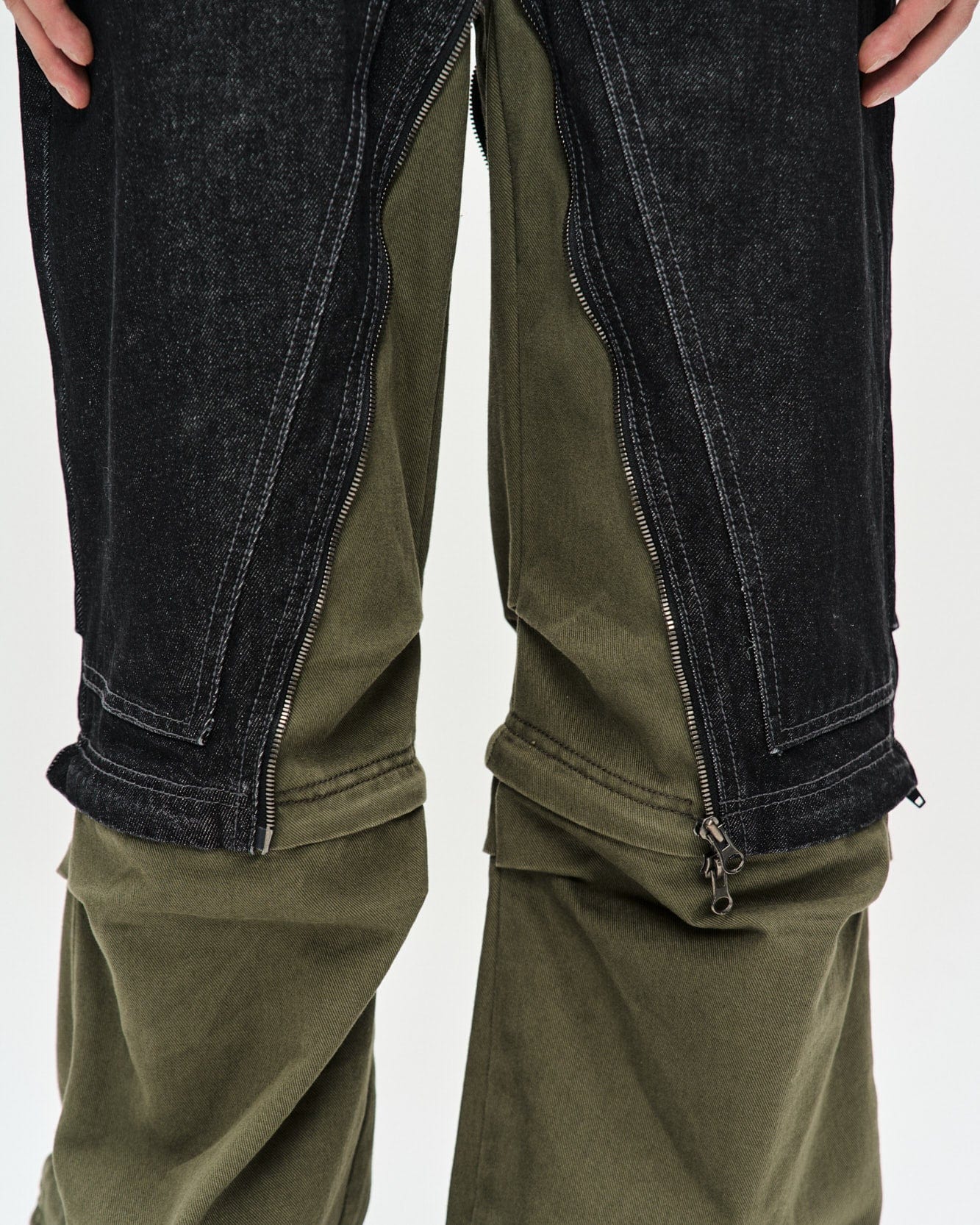 Andersson Bell MILLY DETACHABLE CARPENTER JEANS apa691m(BLACK / KHAKI)