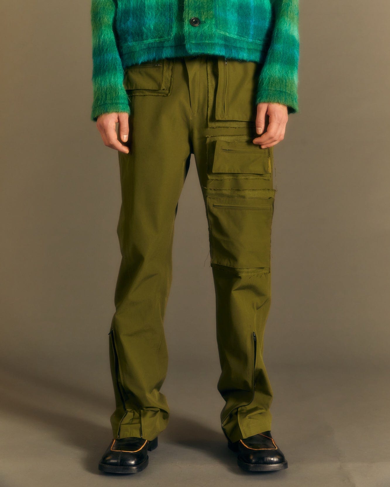 Andersson Bell RAW EDGE MULTI-POCKET PANTS apa681m(KHAKI)