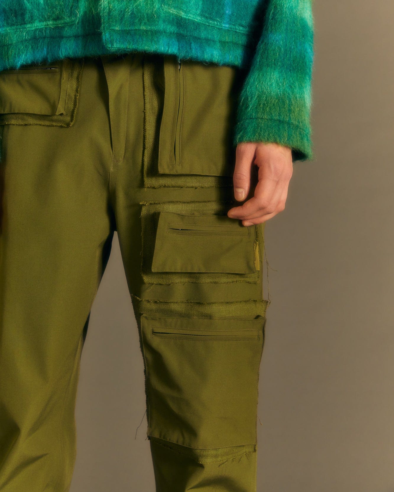 Andersson Bell RAW EDGE MULTI-POCKET PANTS apa681m(KHAKI)