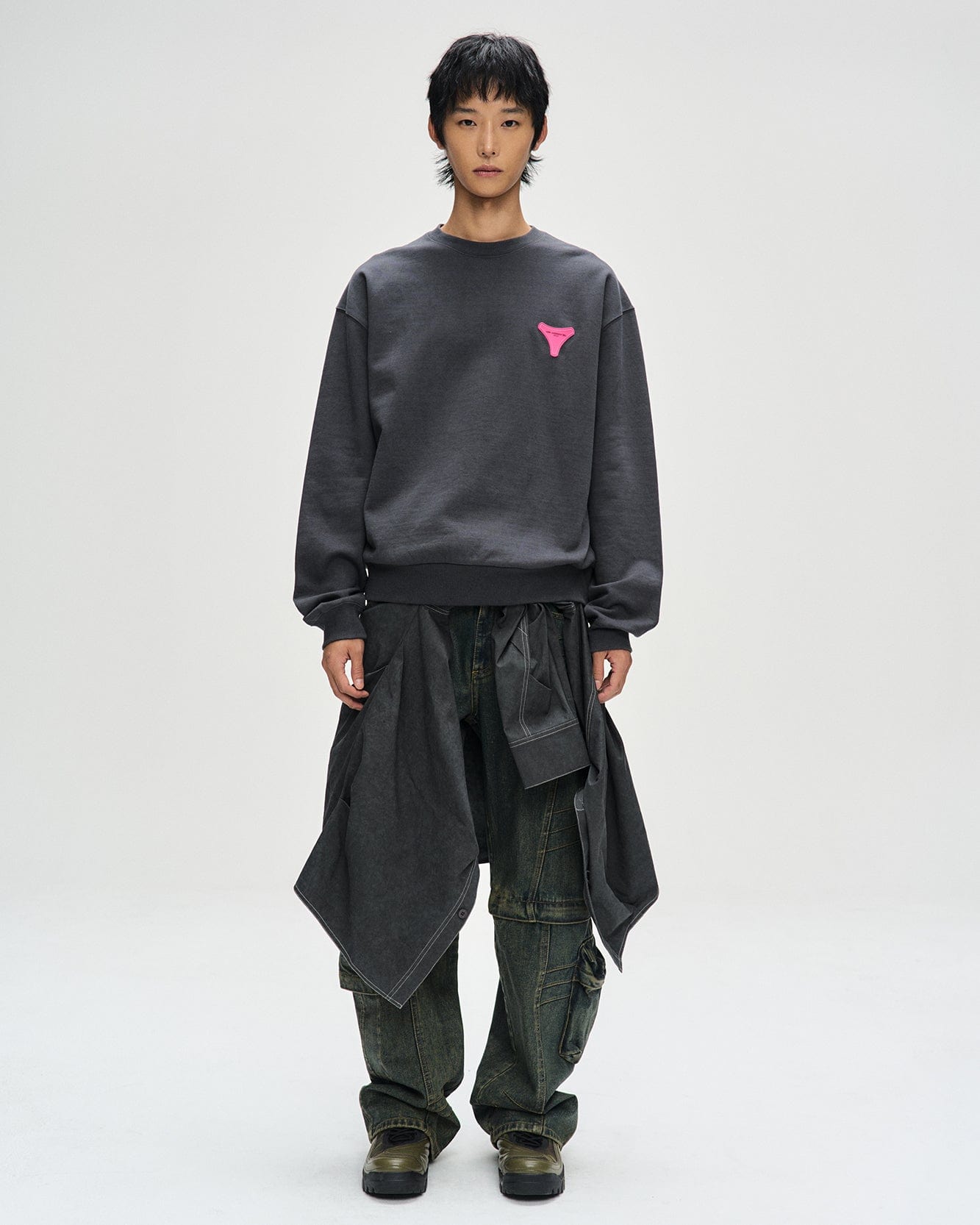 ANDERSSON BELL ■ UNISEX STOOL PATCH ロゴ スウェットシャツ Andersson Bell☆UNISEX STOOL PATCH LOGO SWEATSHIRTS☆人気