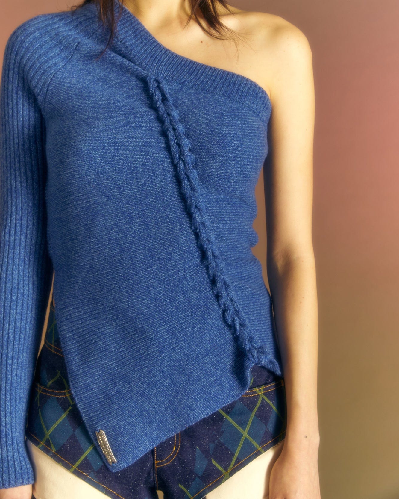 Andersson Bell (WOMEN) HAND TWIST ASYMMETRIC KNIT TOP atb985w(MELANGE BLUE)