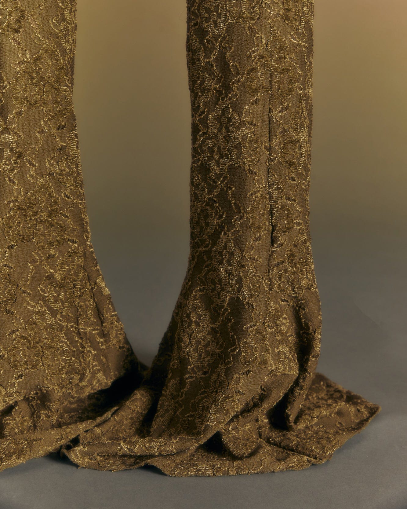 Andersson Bell (WOMEN) SEE-THROUGH LACE BOOTCUT PANTS apa655w(KHAKI)