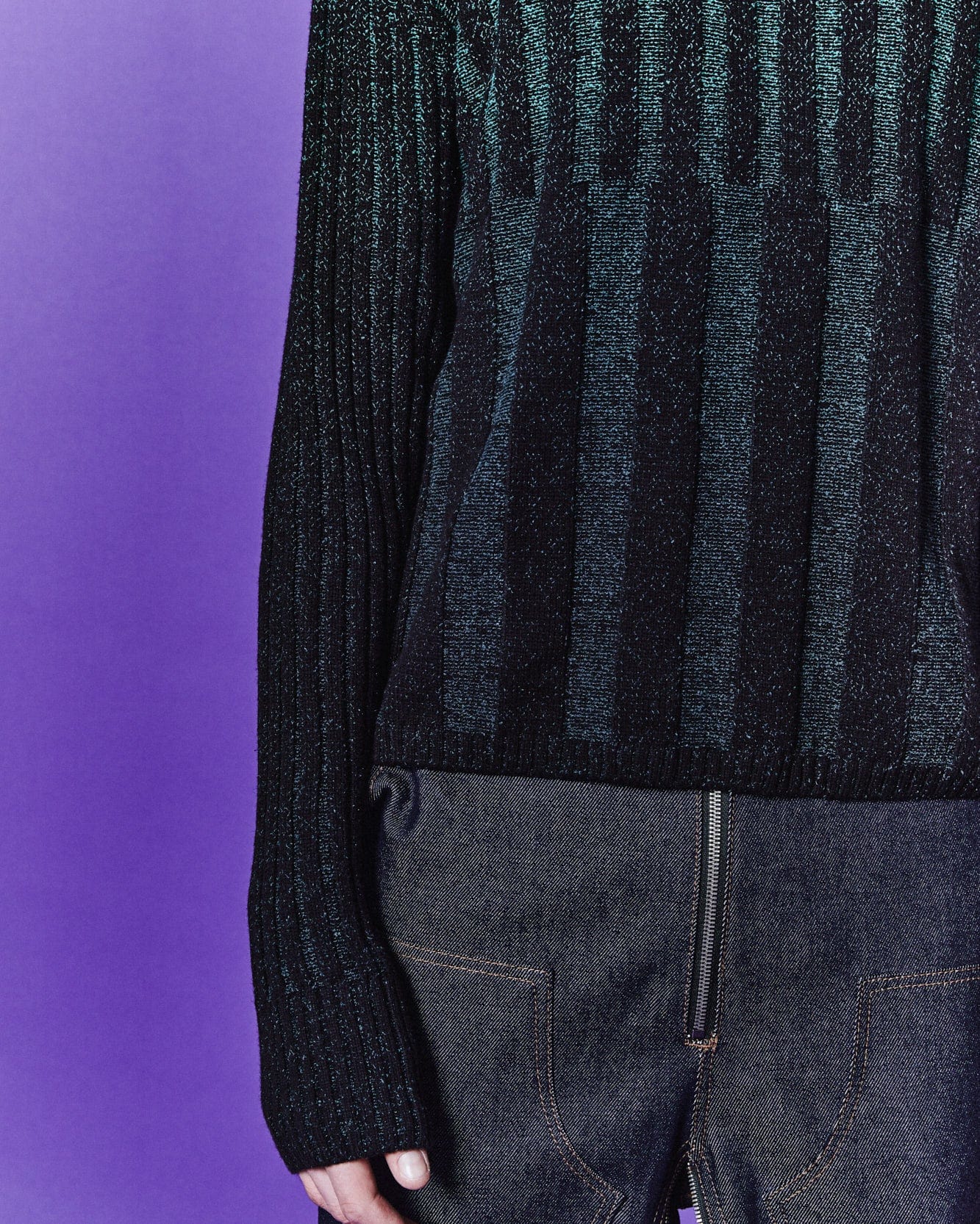 Andersson Bell WOOSOO GRADIENT CREW-NECK SWEATER atb1062m(BLACK / GREEN)