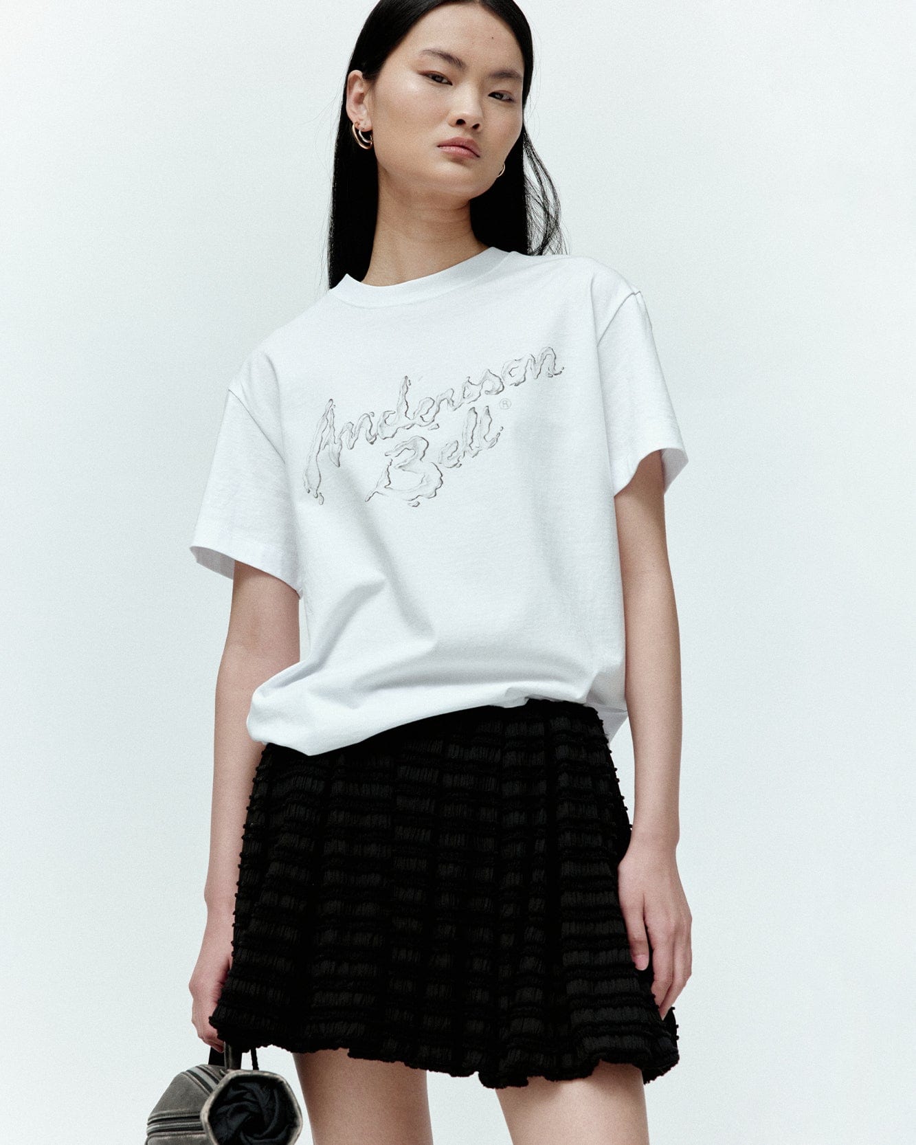 기타 (ESSENTIAL) UNISEX LIQUID LOGO T-SHIRT atb1405u(WHITE)