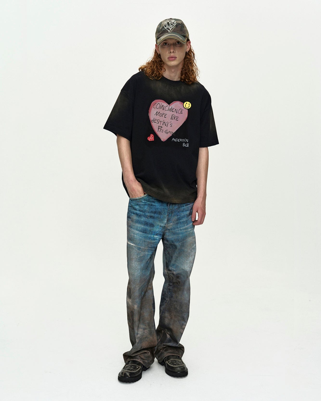 ESSENTIAL) UNISEX SPRAY WASHED HEART MESSAGE T-SHIRT atb1432u