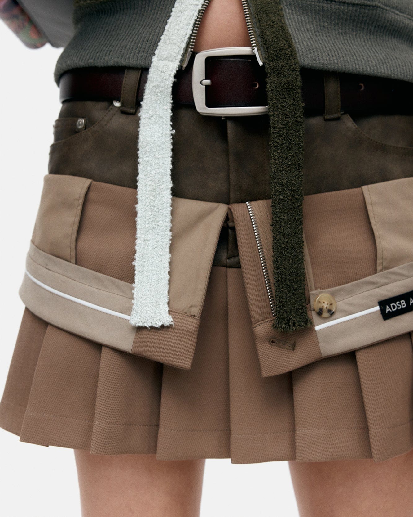 기타 INSIDE OUT PLEATS SKIRT apa845w(BEIGE)
