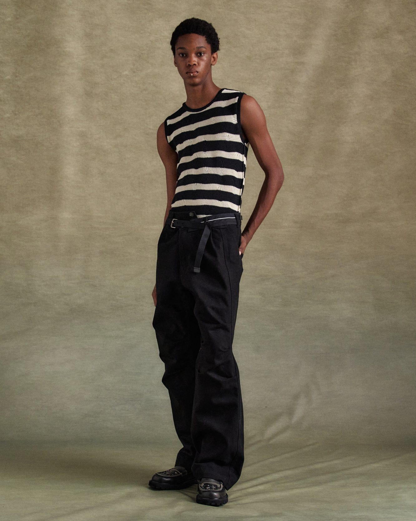 기타 NET DAMAGED SLEEVELESS atb1328m(BLACK/ECRU)