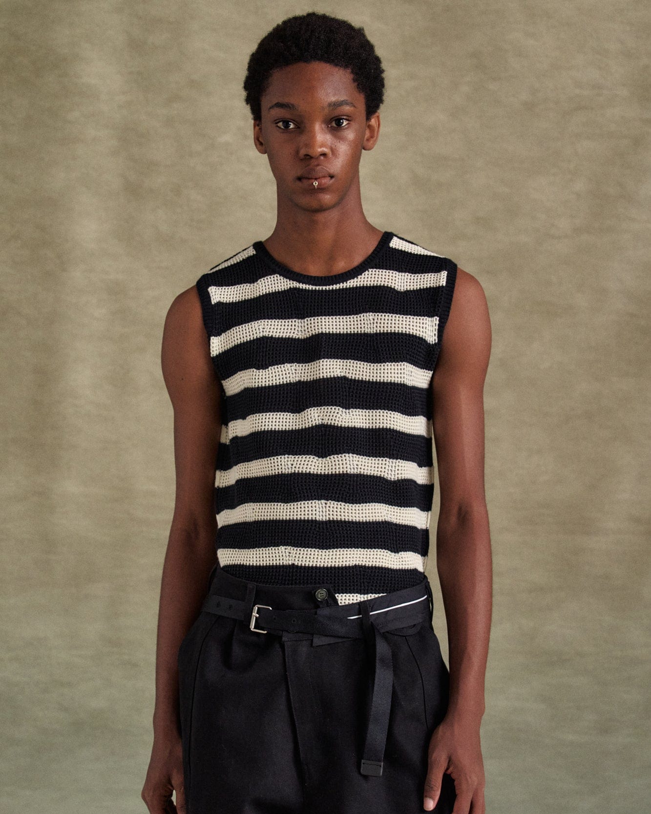 기타 NET DAMAGED SLEEVELESS atb1328m(BLACK/ECRU)
