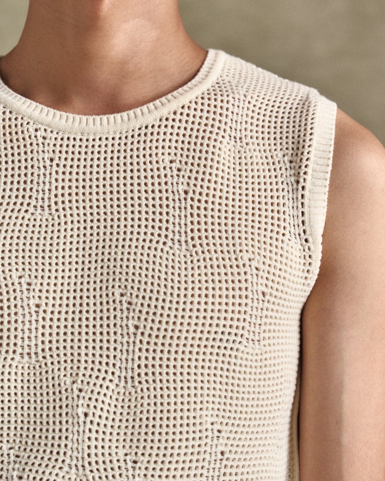 기타 NET DAMAGED SLEEVELESS atb1328m(ECRU)