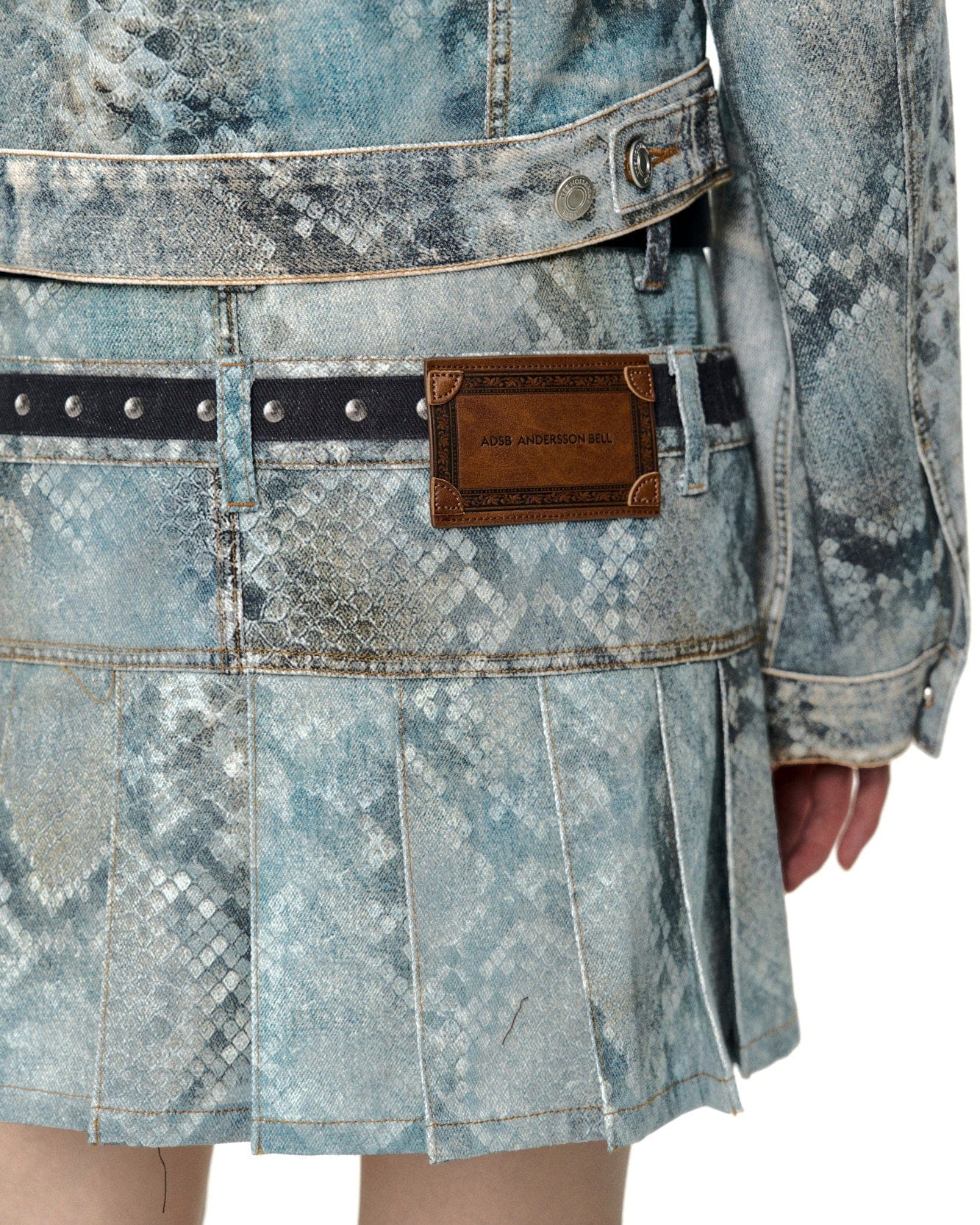 PYTHON FADE DENIM PRINTED JACKET awa750w(BLUE) – Andersson Bell