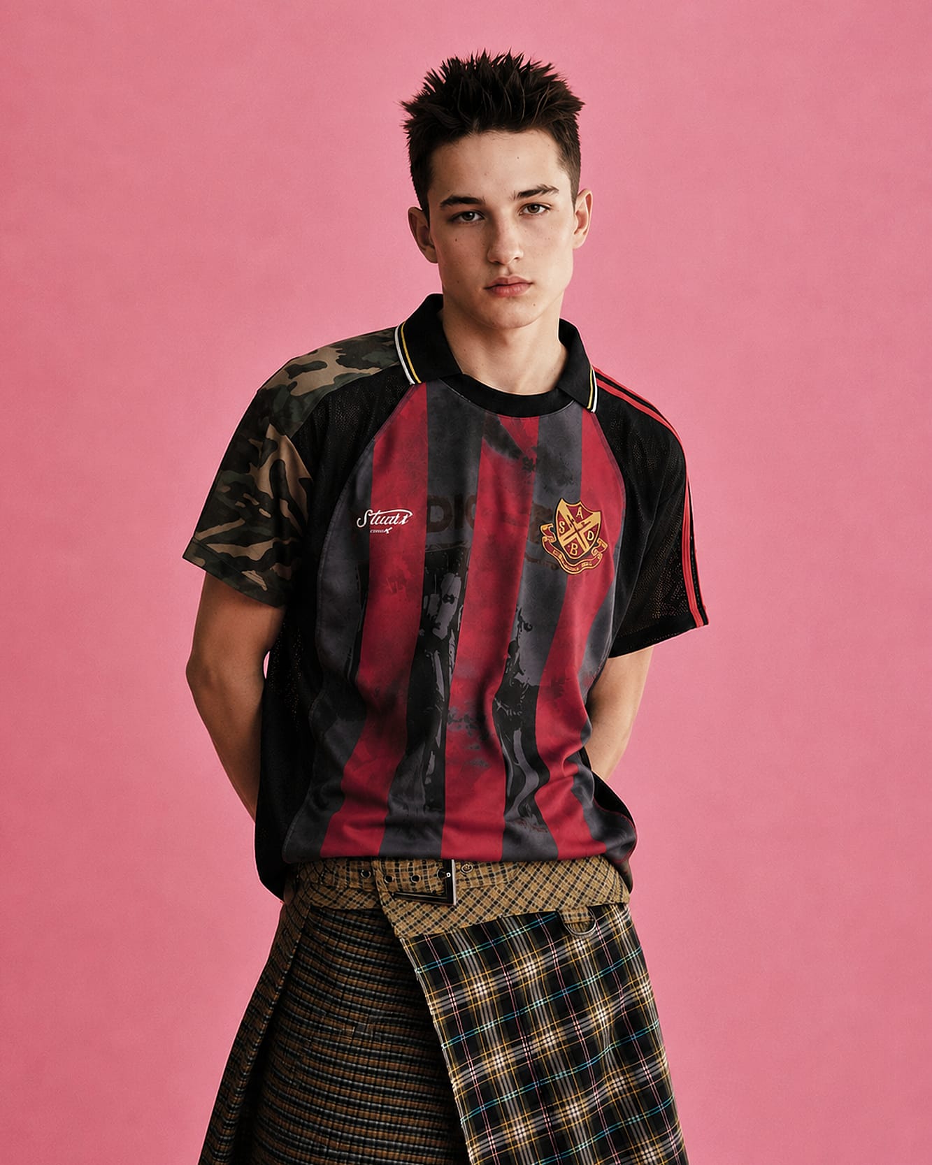 REWORKED FOOTBALL T-SHIRT atb1584m(BLACK/RED) – Andersson Bell