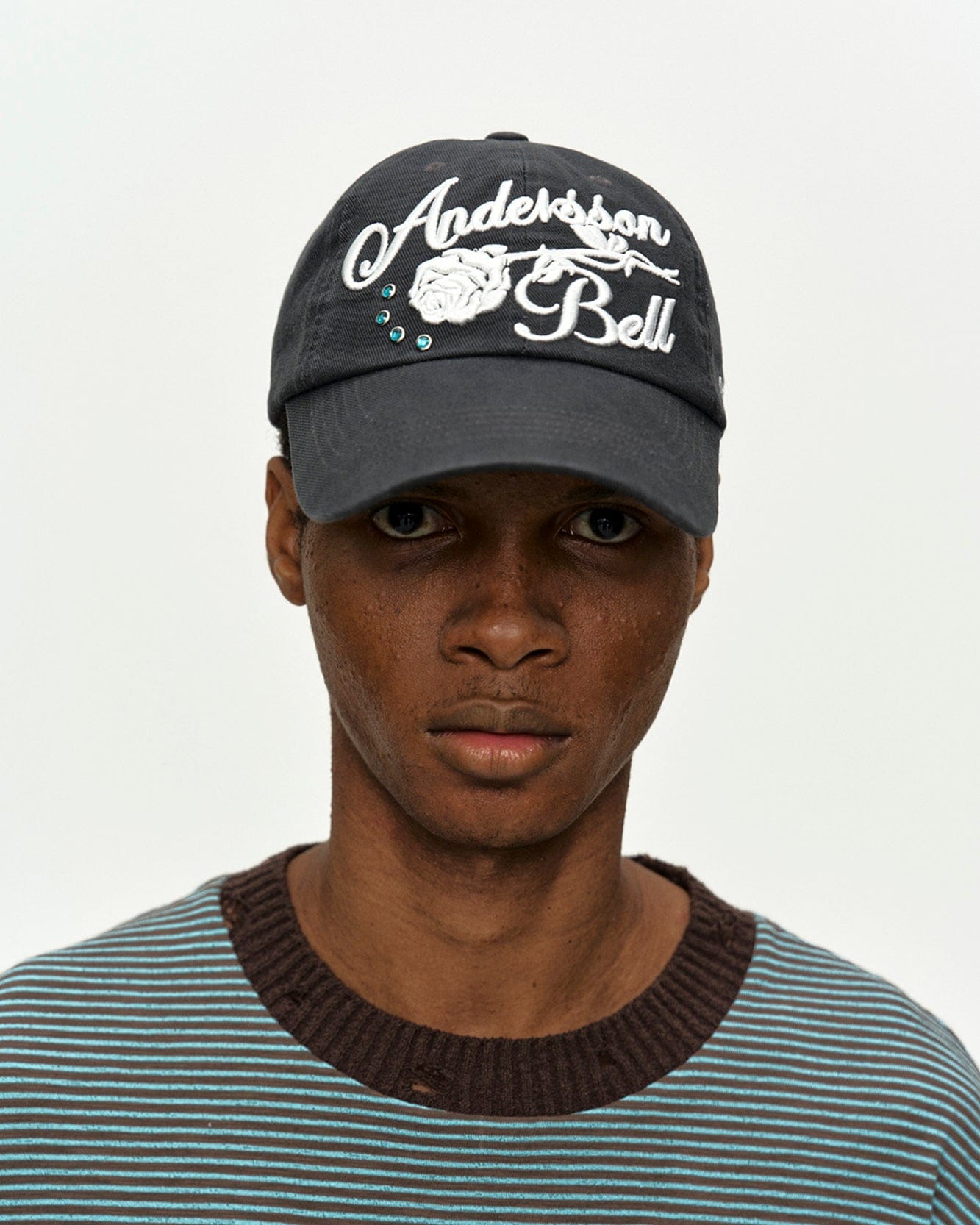 ESSENTIAL) WASHED JEWELED ROSE CAP aaa527u(CHARCOAL) – Andersson Bell