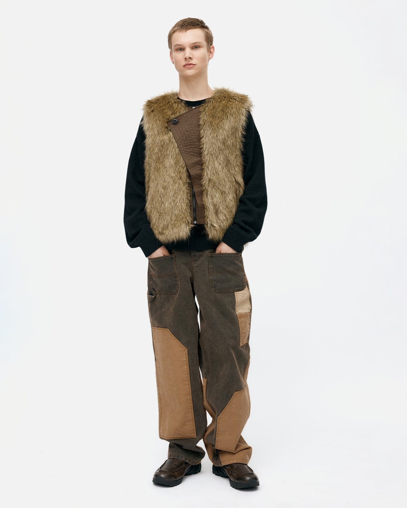 기타 UNISEX CURVED PLACKET REVERSIBLE FAUX-FUR VEST awa722u(BROWN)