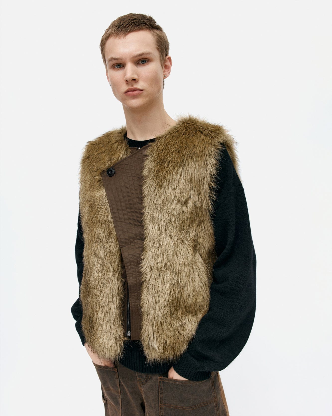 기타 UNISEX CURVED PLACKET REVERSIBLE FAUX-FUR VEST awa722u(BROWN)