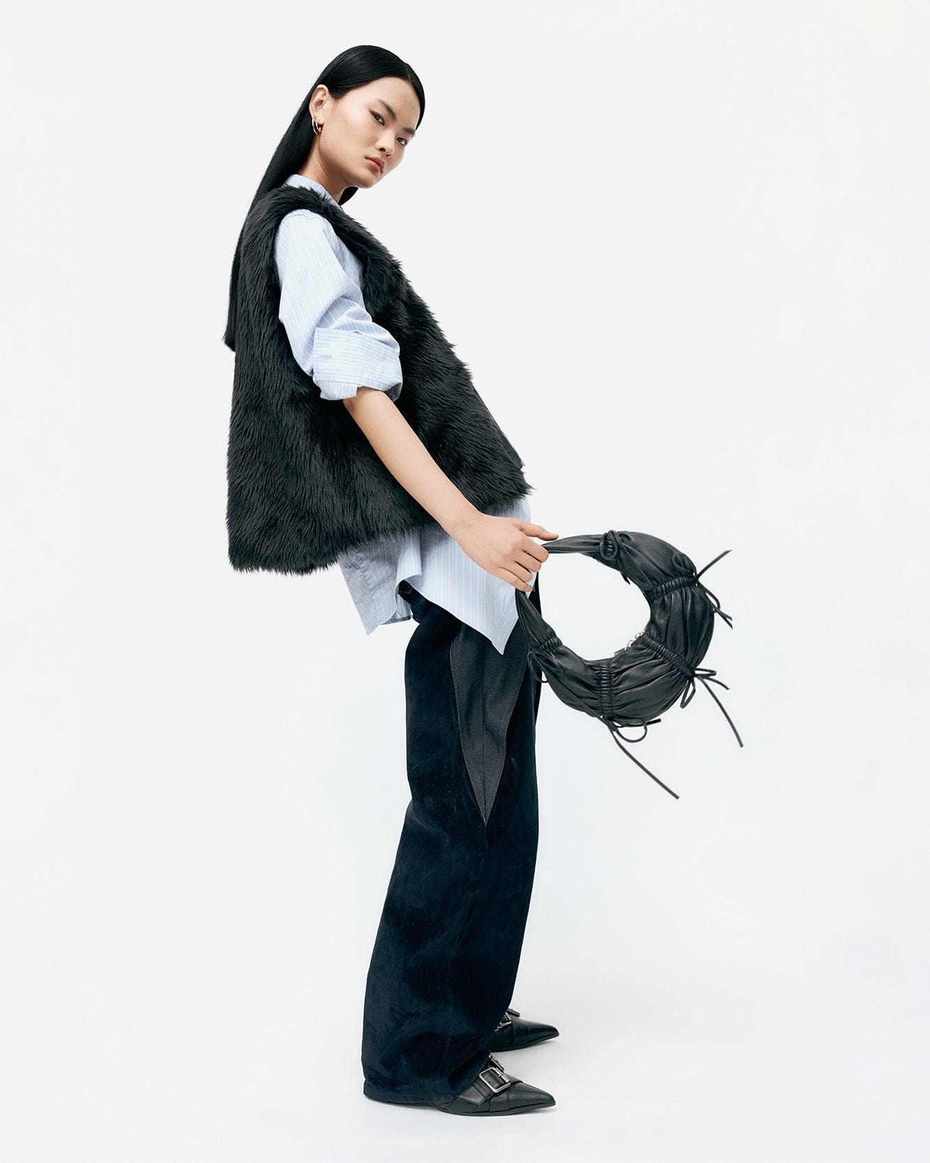 기타 UNISEX CURVED PLACKET REVERSIBLE FAUX-FUR VEST awa723u(BLACK)