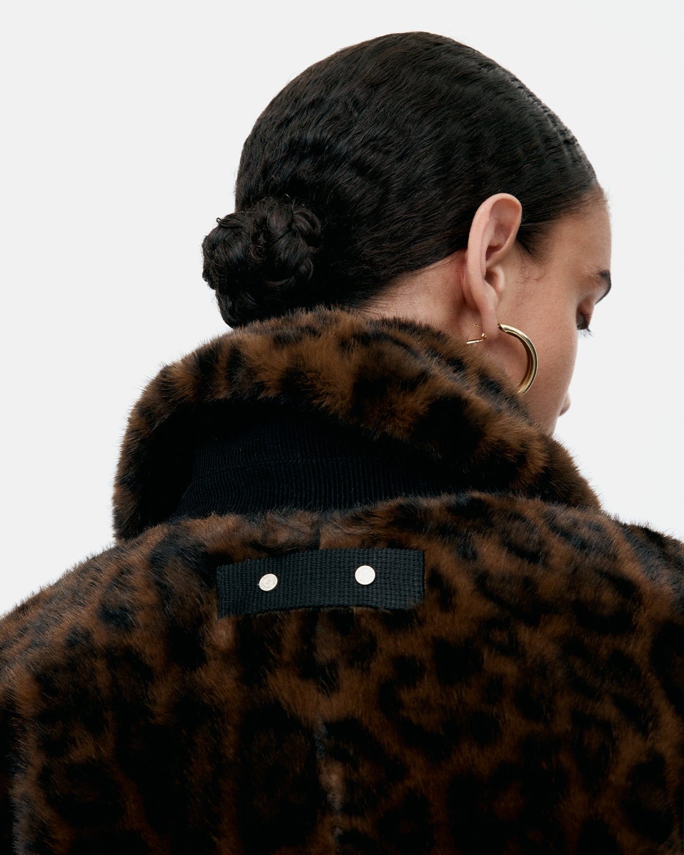 기타 UNISEX LEOPARD FUR DUFFLE JACKET awa735u(BROWN)