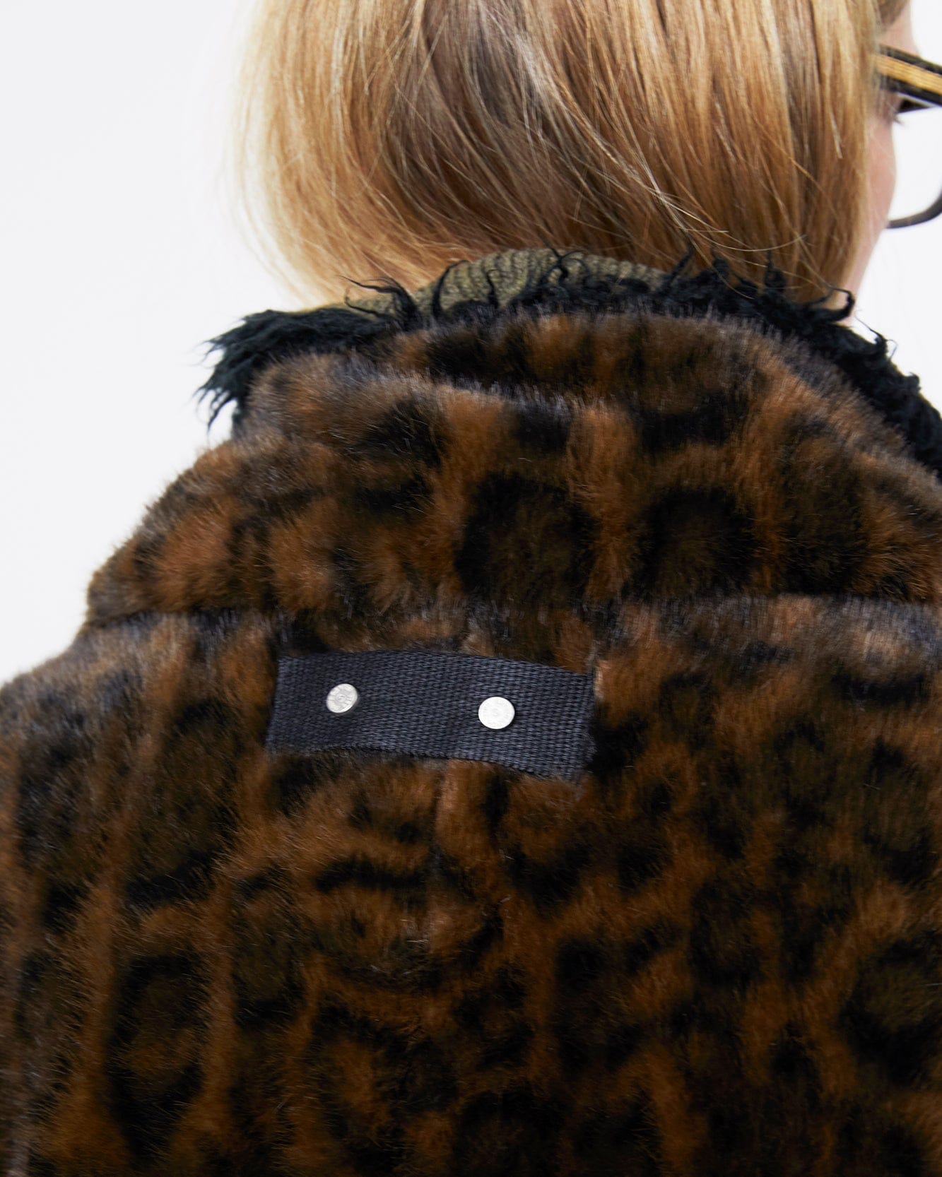 기타 UNISEX LEOPARD FUR DUFFLE JACKET awa735u(BROWN)