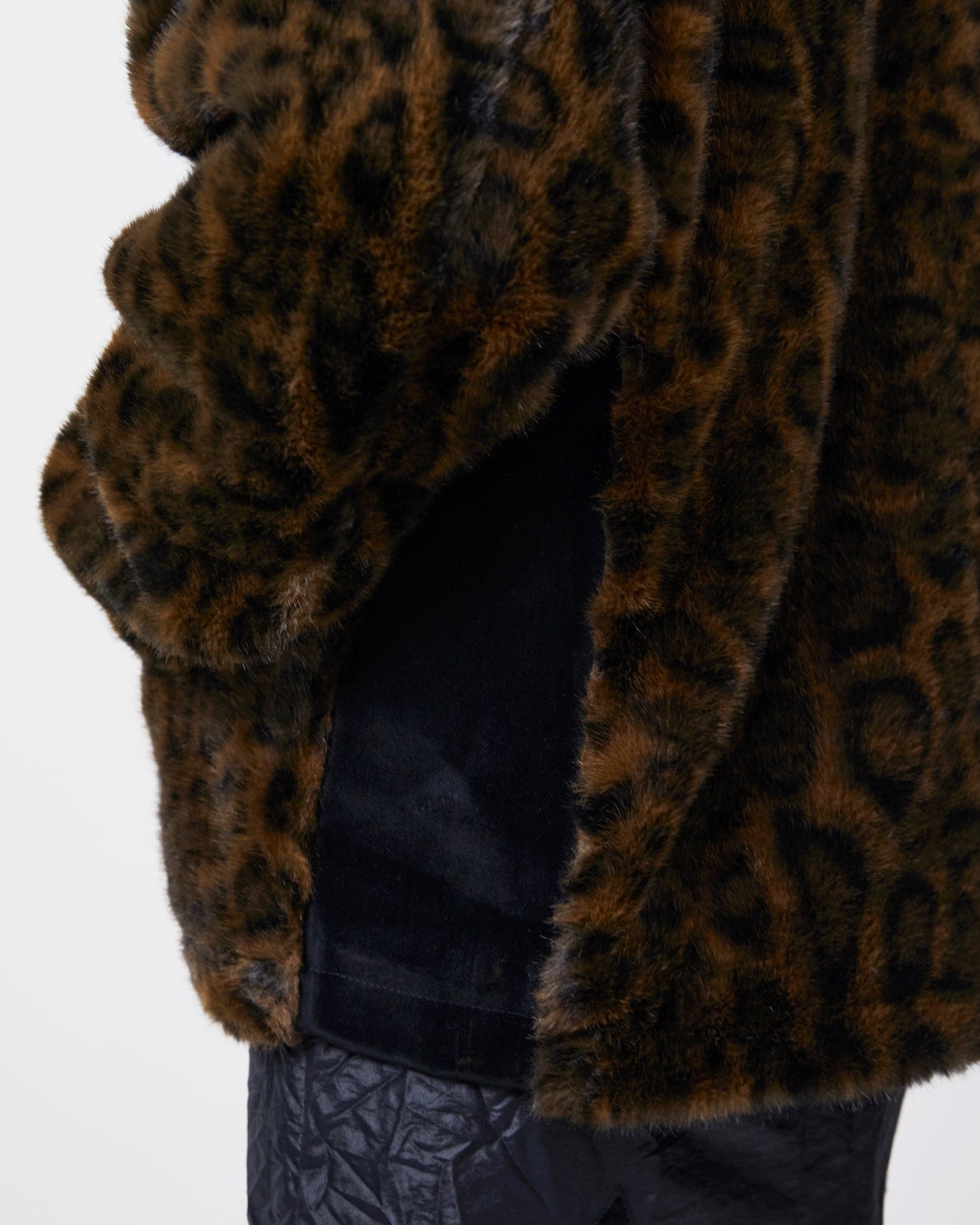 기타 UNISEX LEOPARD FUR DUFFLE JACKET awa735u(BROWN)