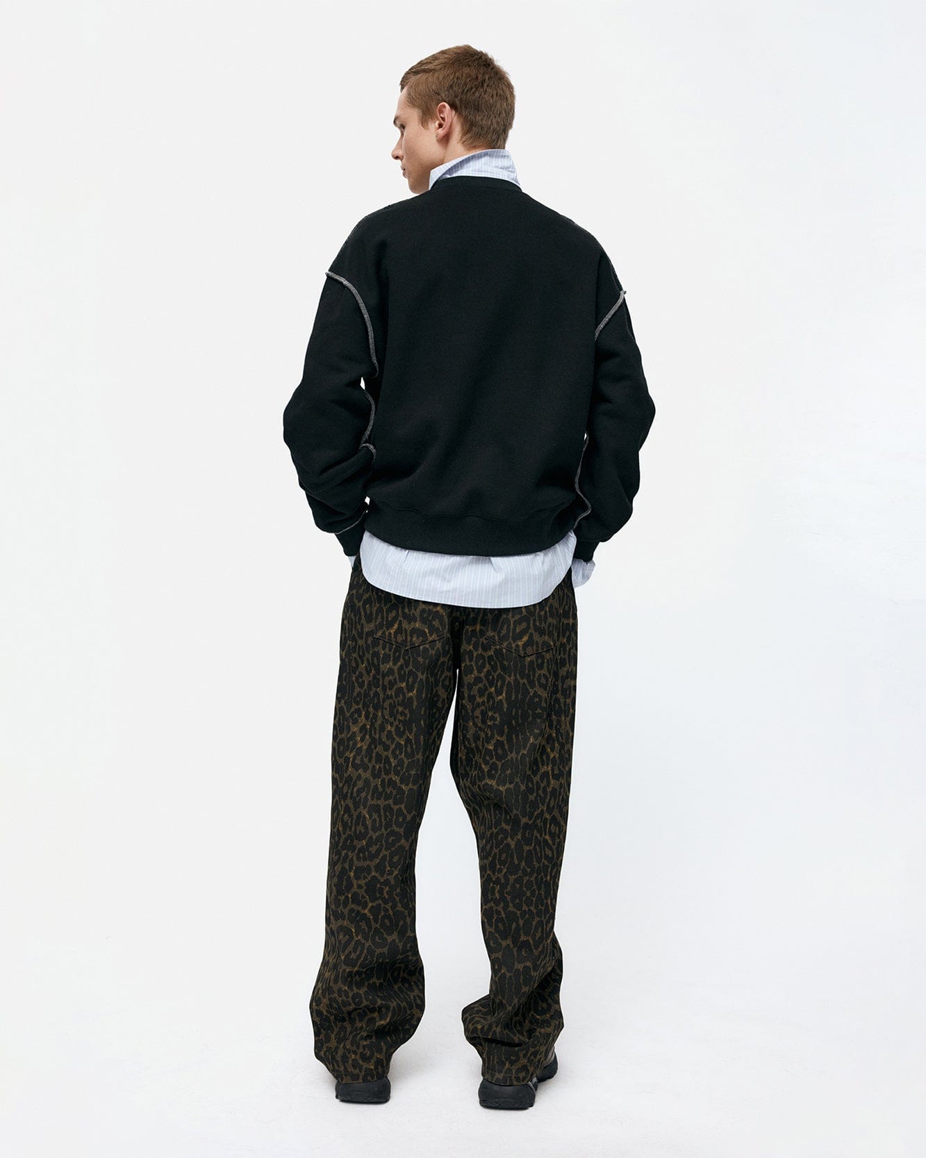 기타 UNISEX LIQUID LOGO SWEATSHIRT atb1378u(BLACK)