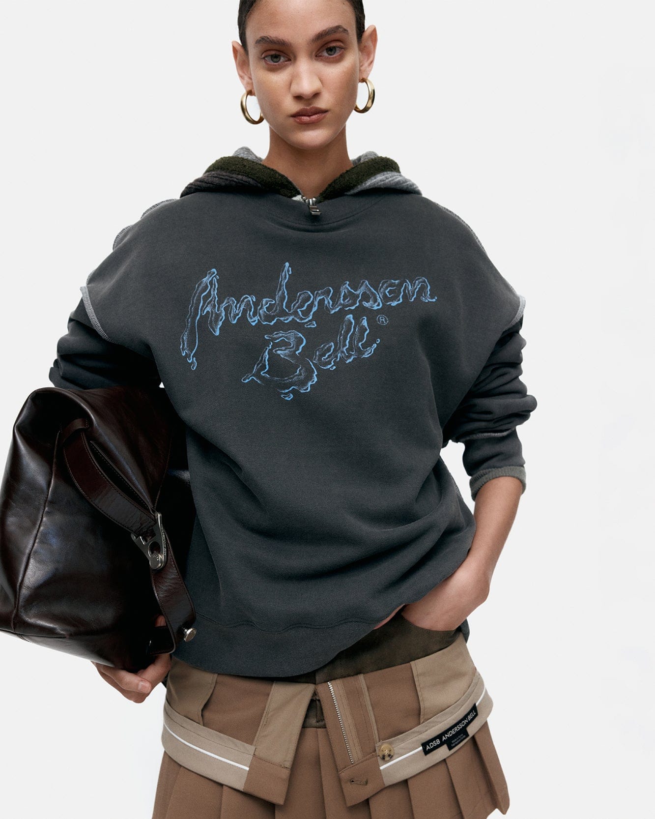 기타 UNISEX LIQUID LOGO SWEATSHIRT atb1378u(CHARCOAL)