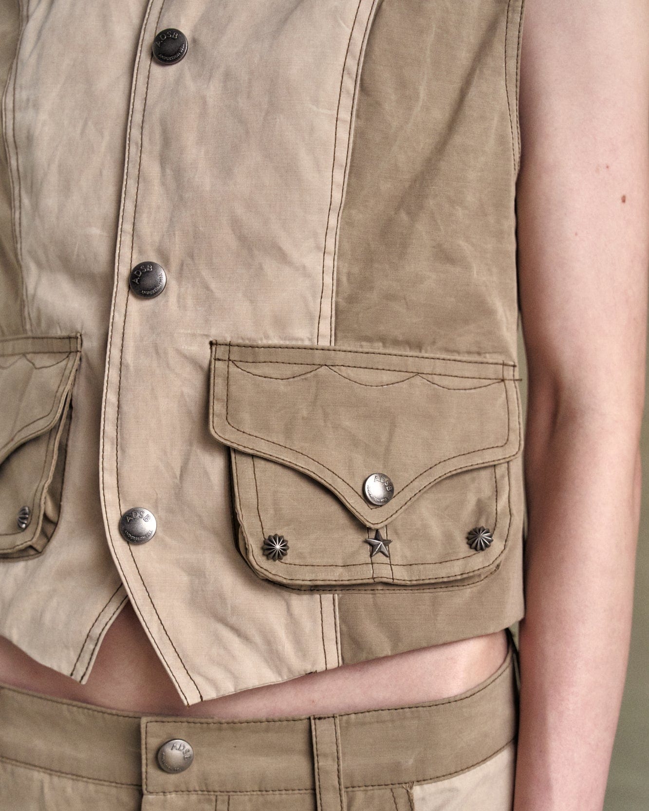 기타 WAXED RAW-EDGE VEST awa704w(BROWN)